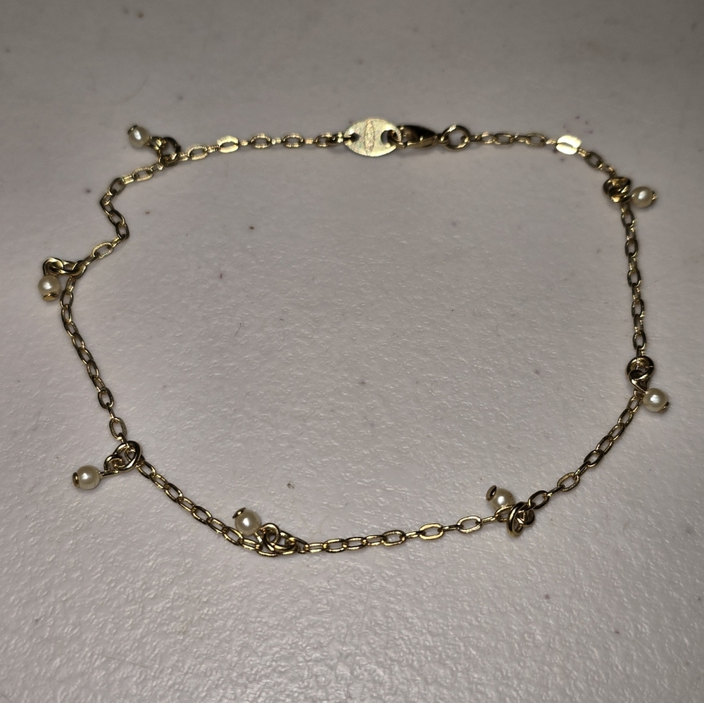 Gold Tone Anklet with Faux Pearls